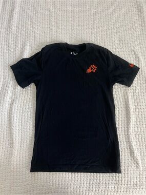Nike Men’s Black T-Shirt with Phoenix Suns embroidered Logo